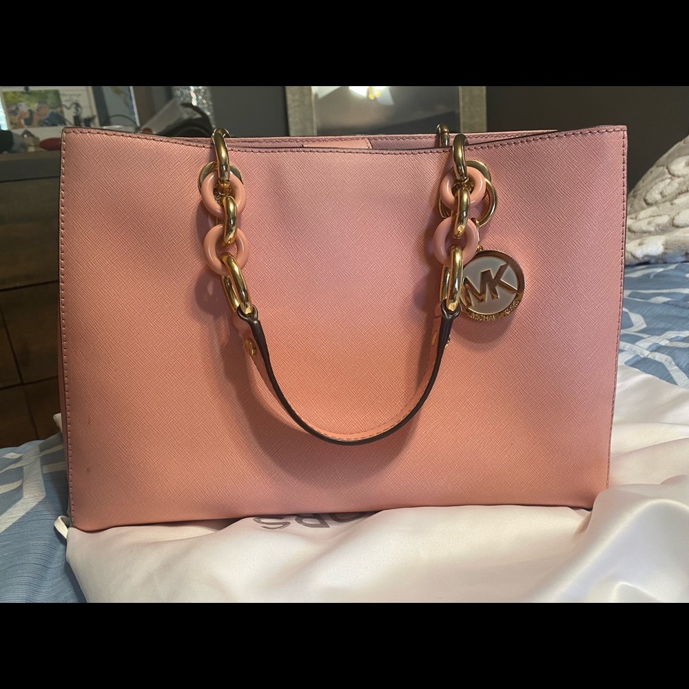 MICHAEL KORS PINK PURSE
